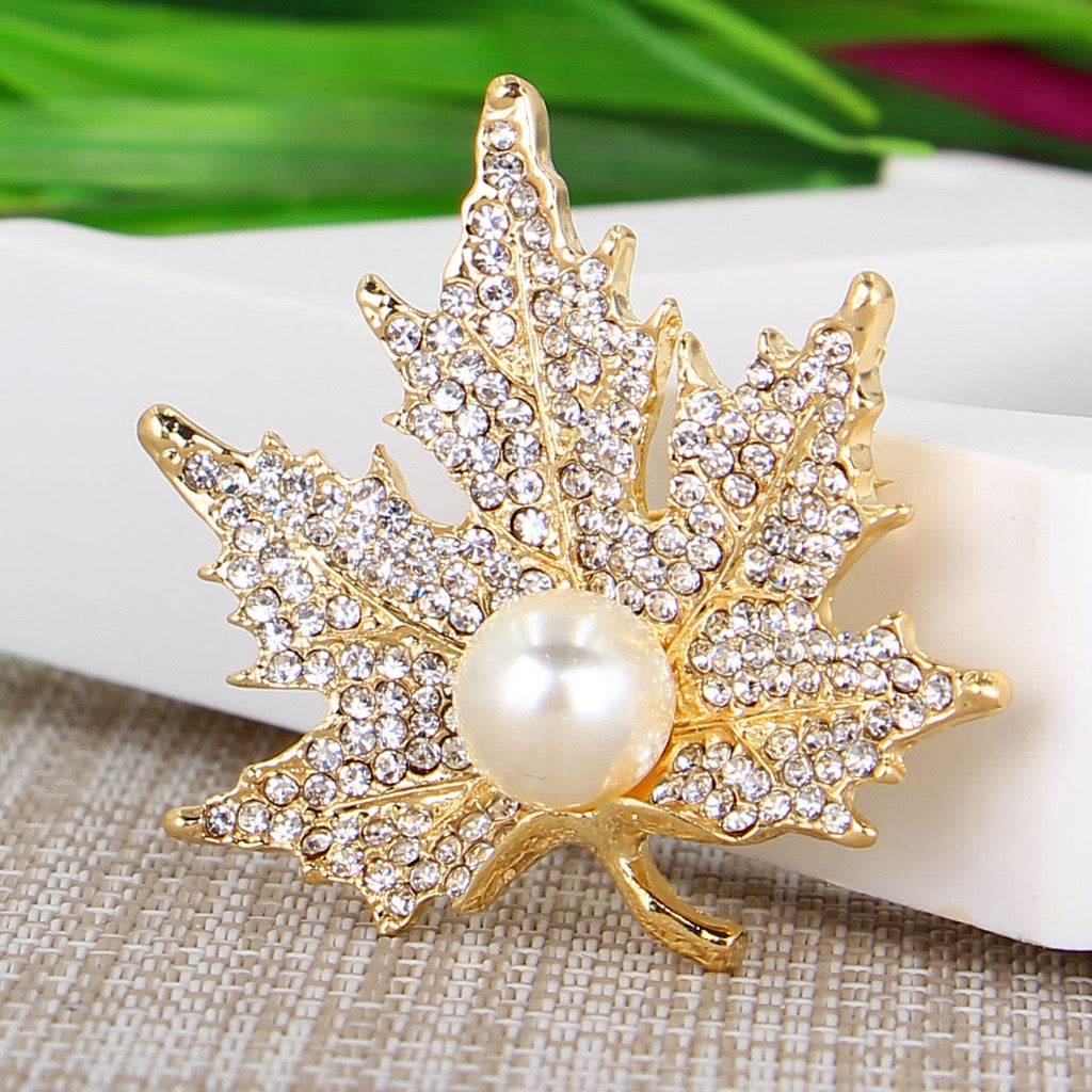 PEARL LEAF BROOCH